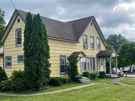 single family home with a list price of $285000. . Realtorcom hamburg ny